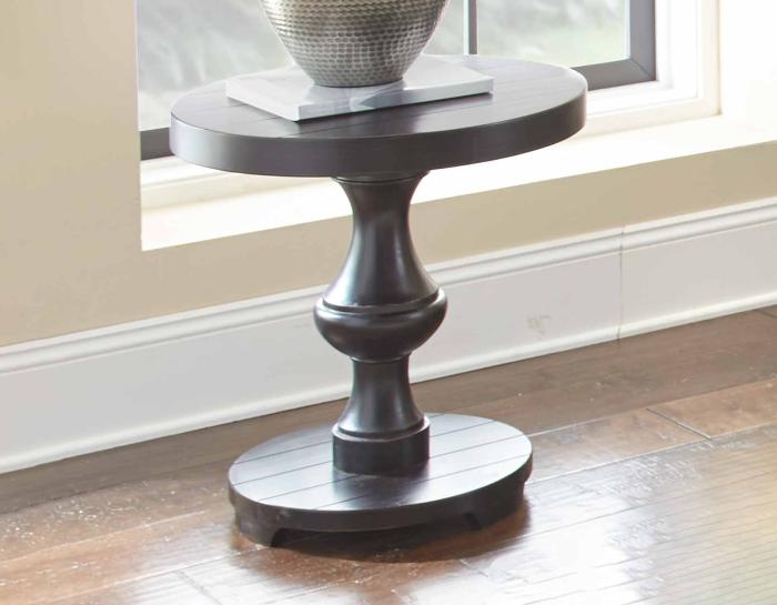 Dory Round End Table