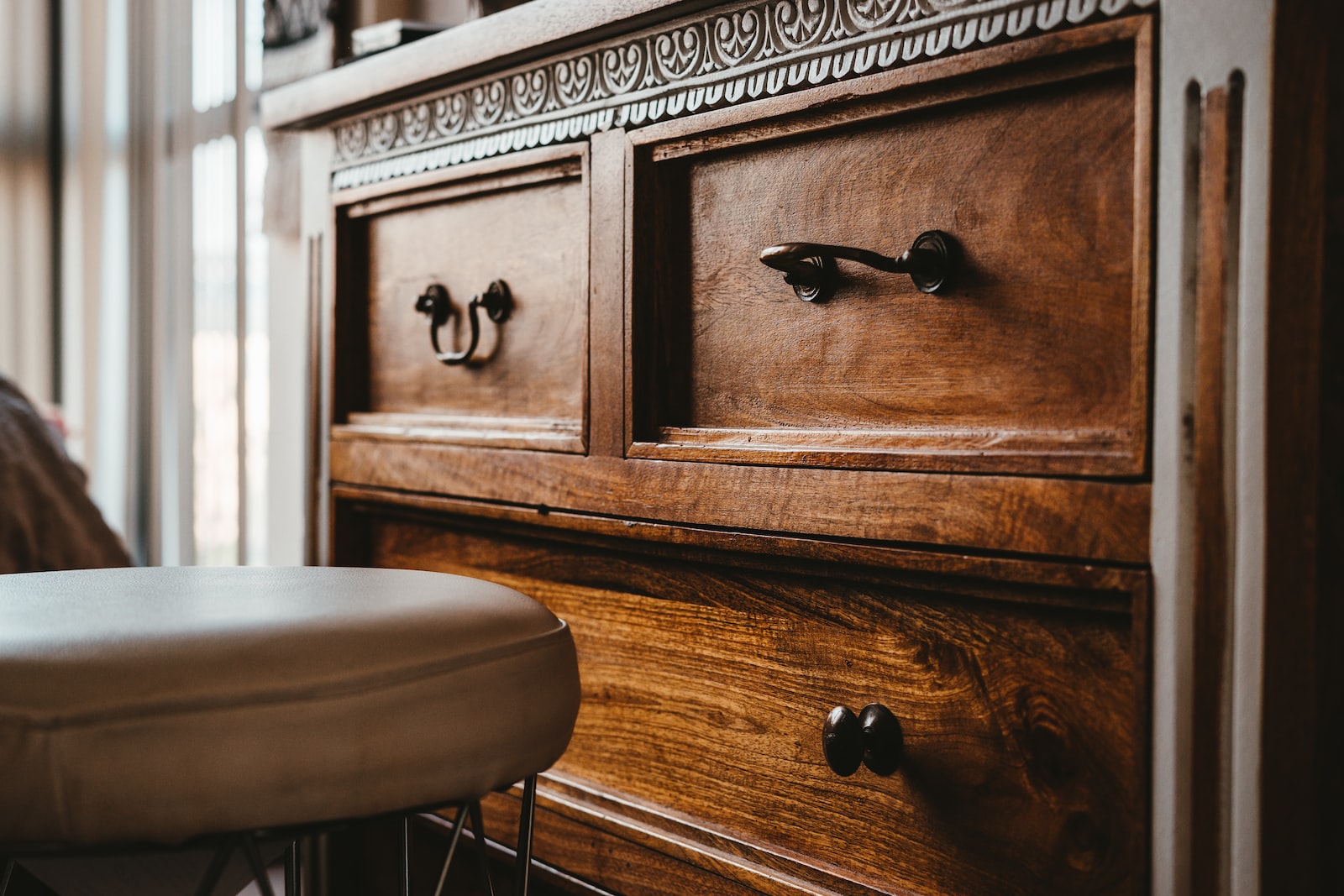 What is Antique Style Furniture - DFW